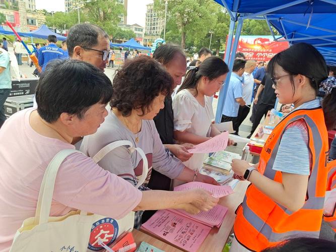 南丰公路分中心开展6&middot;16安全宣传咨询日活动